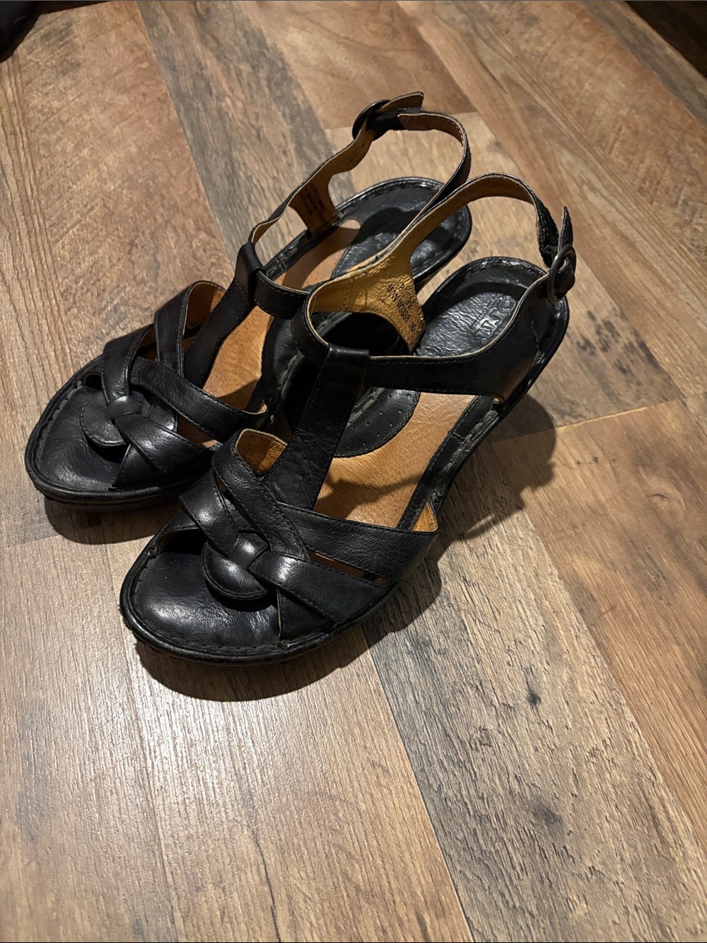 Born Black Leather T-Strap Women’s Sandals